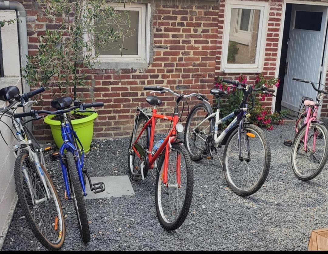 Le Nid Colas cour au sud vélos a dispo Fécamp Exterior foto